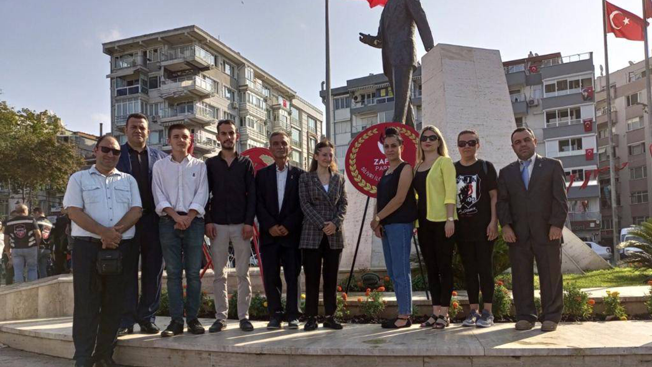 Zafer Partisi Atatürk Anıtı'nda