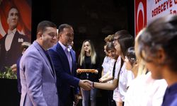 Silivri Belediyesi başarılı öğrencileri ödüllendirdil