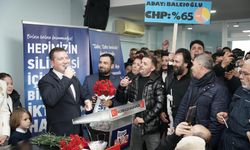Balcıoğlu'nun başvurusu sırasında dikkat çeken slogan