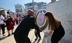 Ata'ya çelenk sunuldu