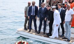 Denize çelenk bırakıldı