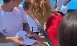 Milli tenisçi ilgi odağı oldu