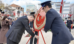 Ata'ya çelenkler sunuldu