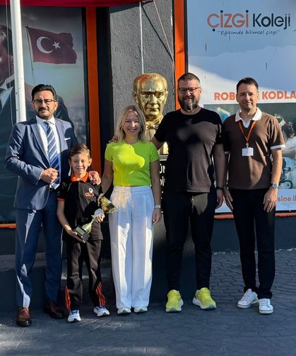 Çizgi Koleji şampiyonluk kupasıyla başladı