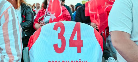 Sandalyesi boş bırakıldı