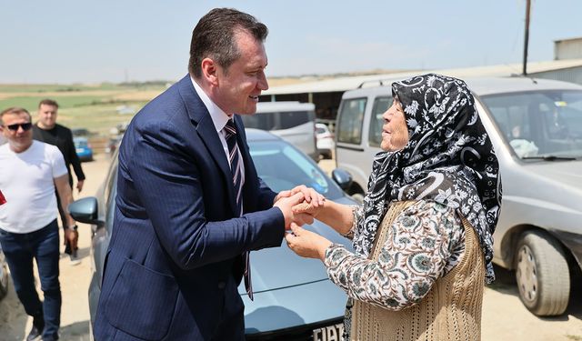 Devamlı halkın arasında