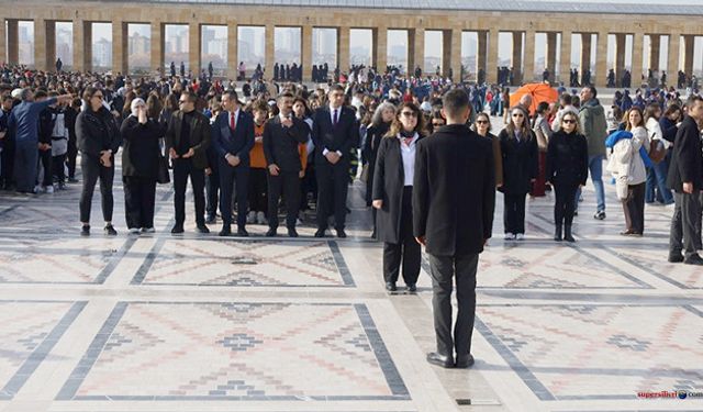 Odak Koleji Atatürk'ün huzurunda