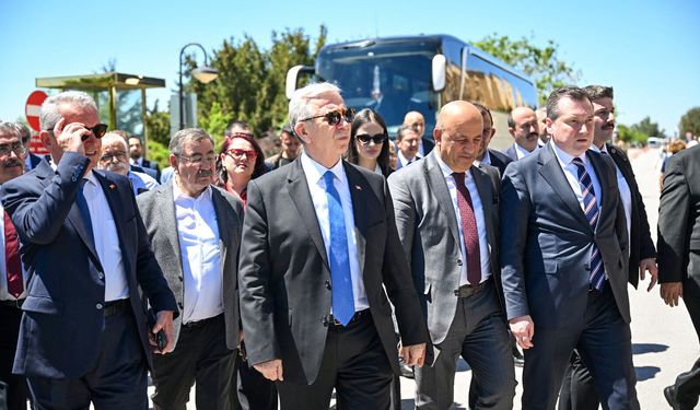 Balcıoğlu Yavaş'la birlikte Anıtkabir'de