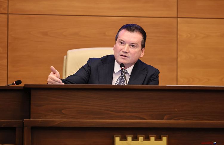 Balcıoğlu'ndan Işıklar'a eleştiri