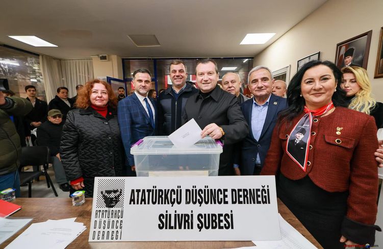 Yılmaz: Cumhuriyet Sahipsiz değildir biz buradayız