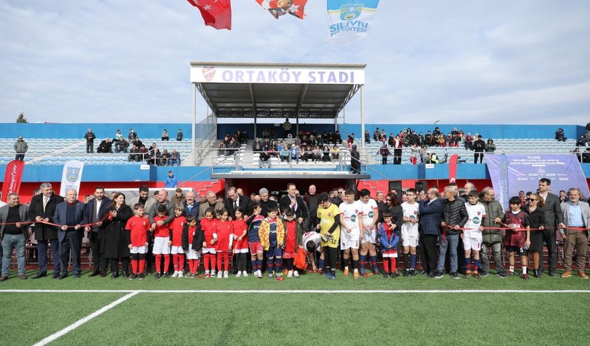 Ortaköy Stadı açıldı