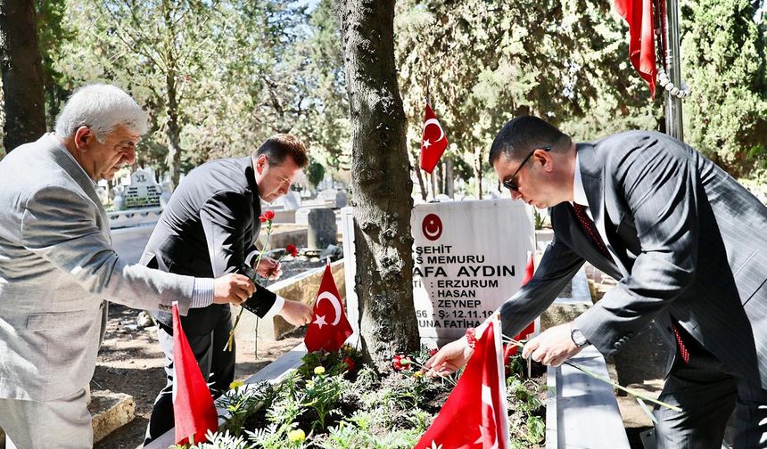 Şehitler ziyaret edildi
