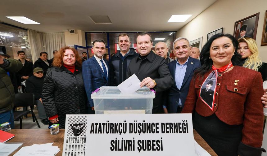 Yılmaz: Cumhuriyet Sahipsiz değildir biz buradayız