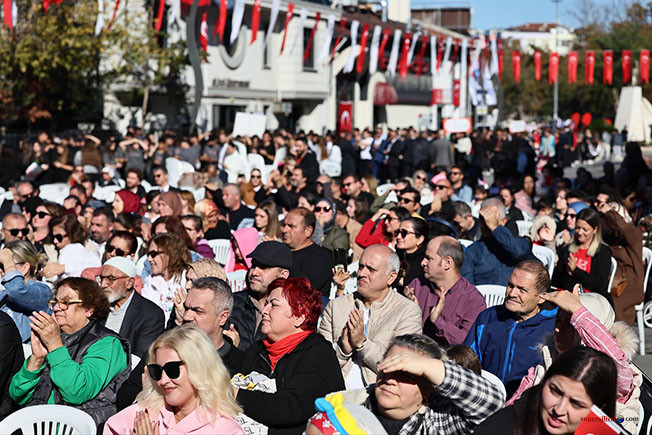 573279739 1187204773470028 1990543490063388666 N