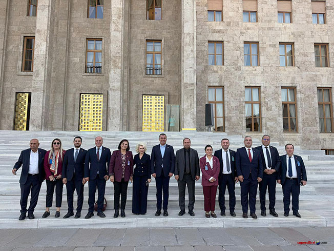 576579975 1148161397497906 5493167705085312474 N