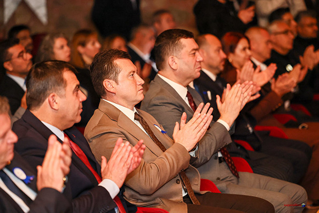 589066428 1207882498068922 3099005150154930578 N