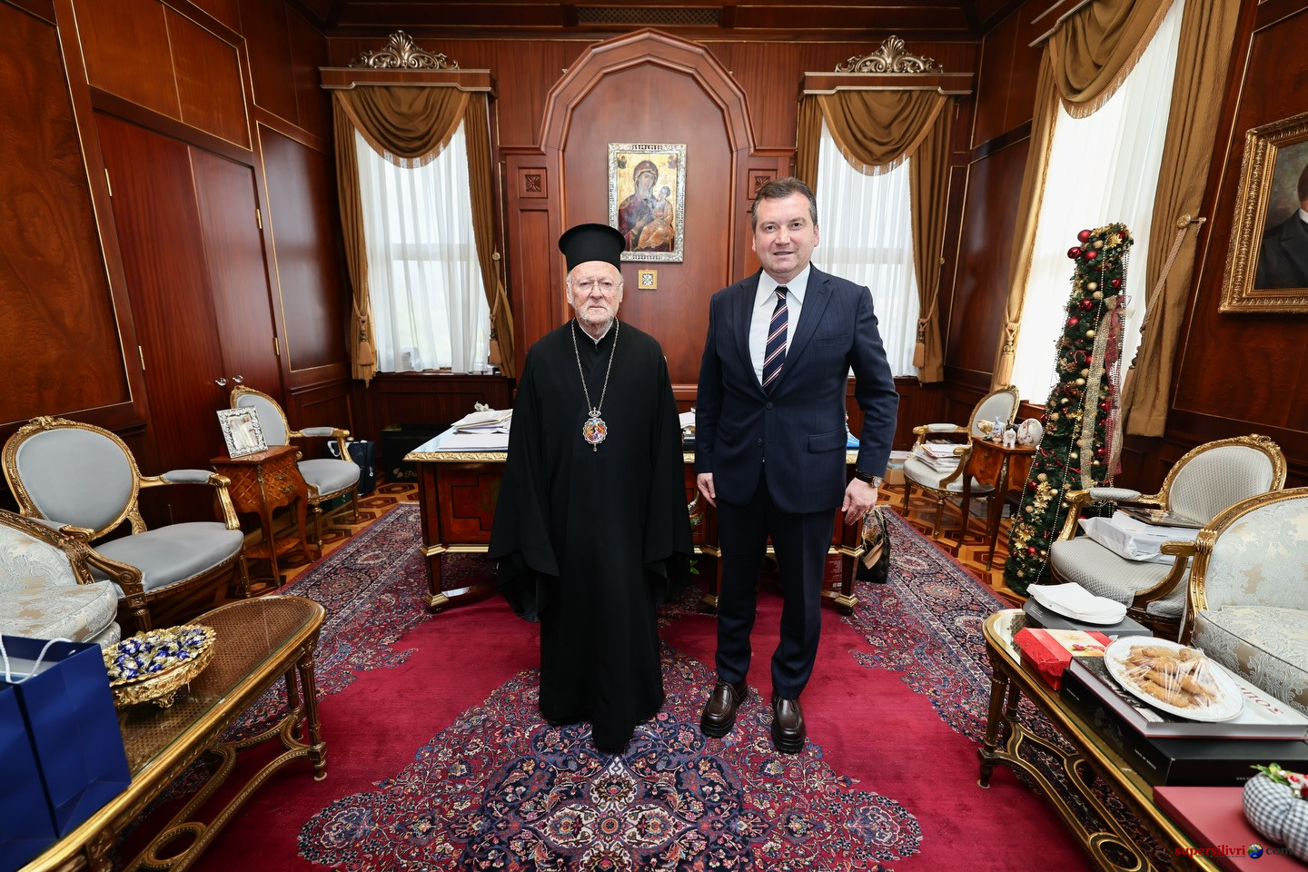 602012469 18548817052036144 7337952942425017463 N