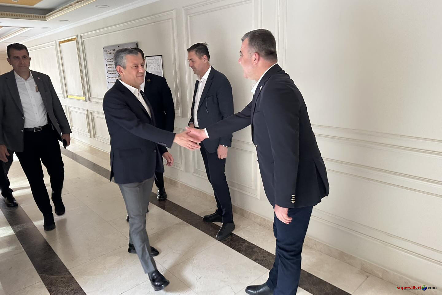 677755879 1282043117443066 8357947687549100327 N